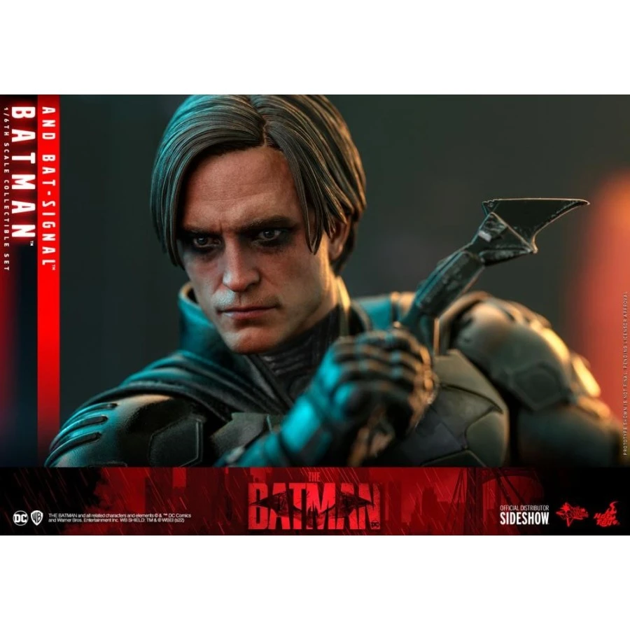 Hot Toys Movie Masterpiece The Batman Batman & Bat-Signal 1/6 Scale Collectible Figure Set 16 Hot Toys Movie Masterpiece The Batman Batman & Bat-Signal 1/6 Scale Collectible Figure Set - Image 16